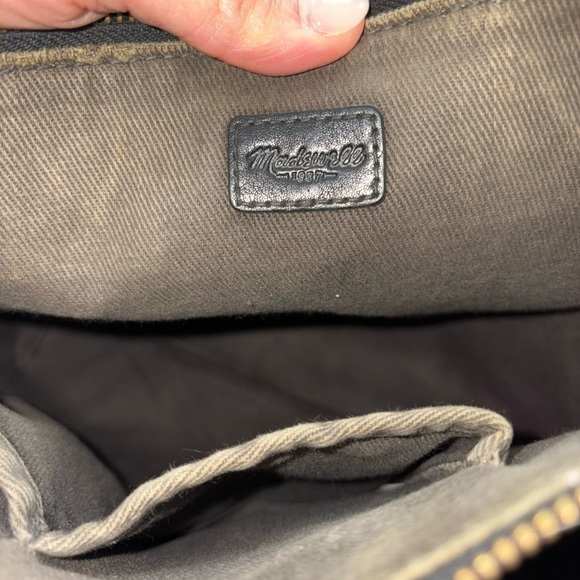 Madewell Transport Crossbody 100% Leather, Black - Picture 9 of 9